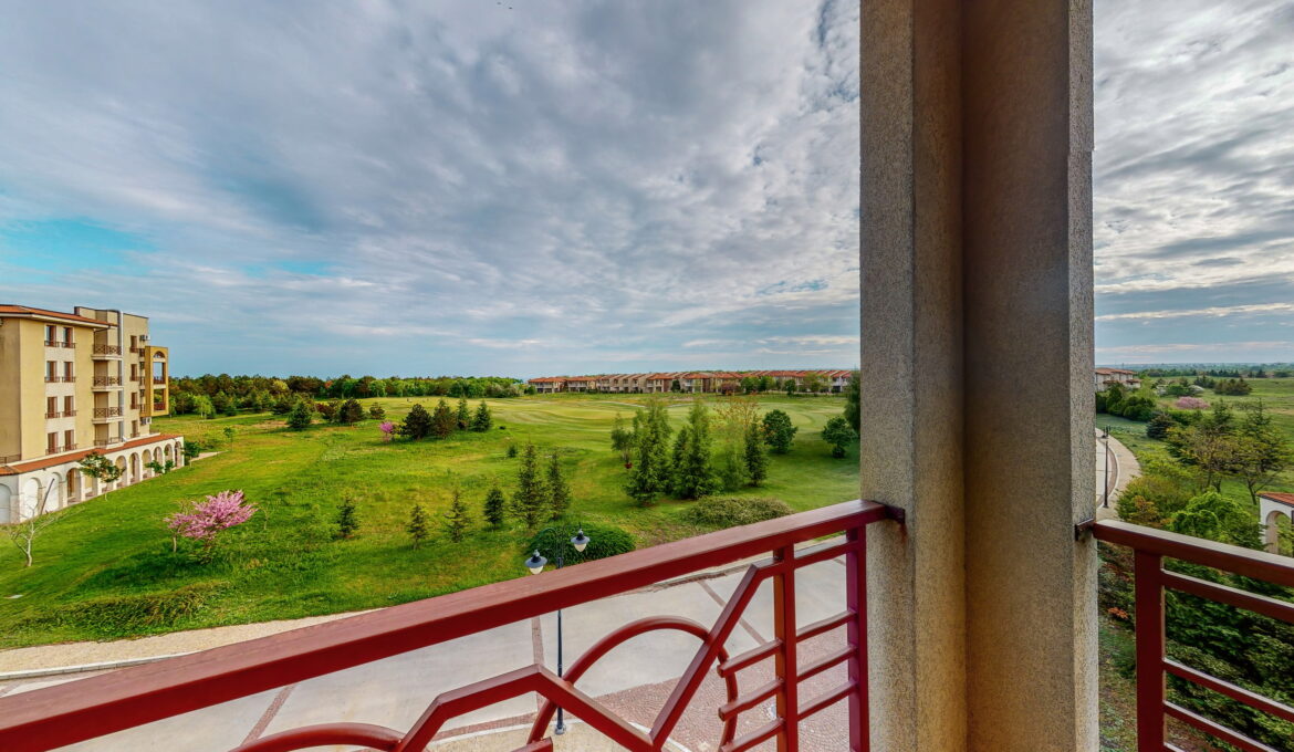Two-Bedroom Apartment with Golf View